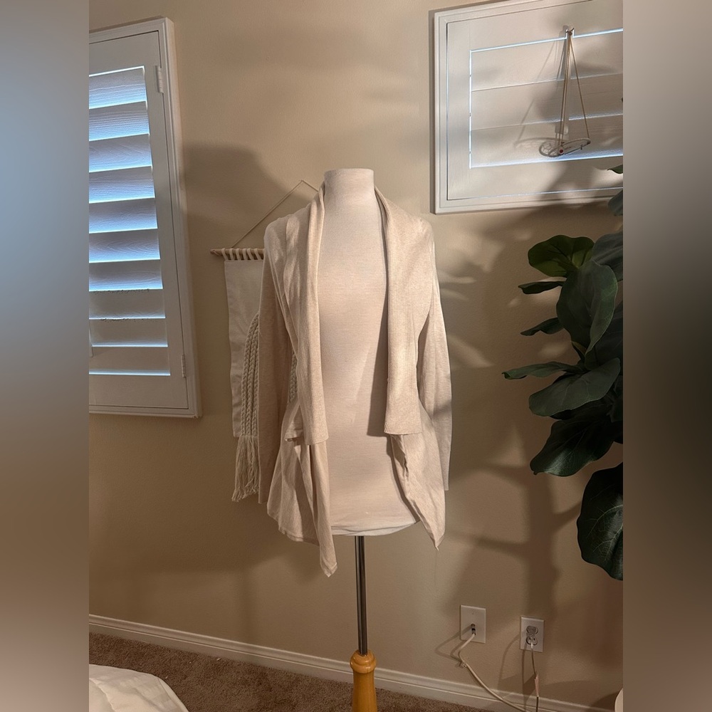 White House Black Market Cream Ribbed Cover-Up Sweater size Small